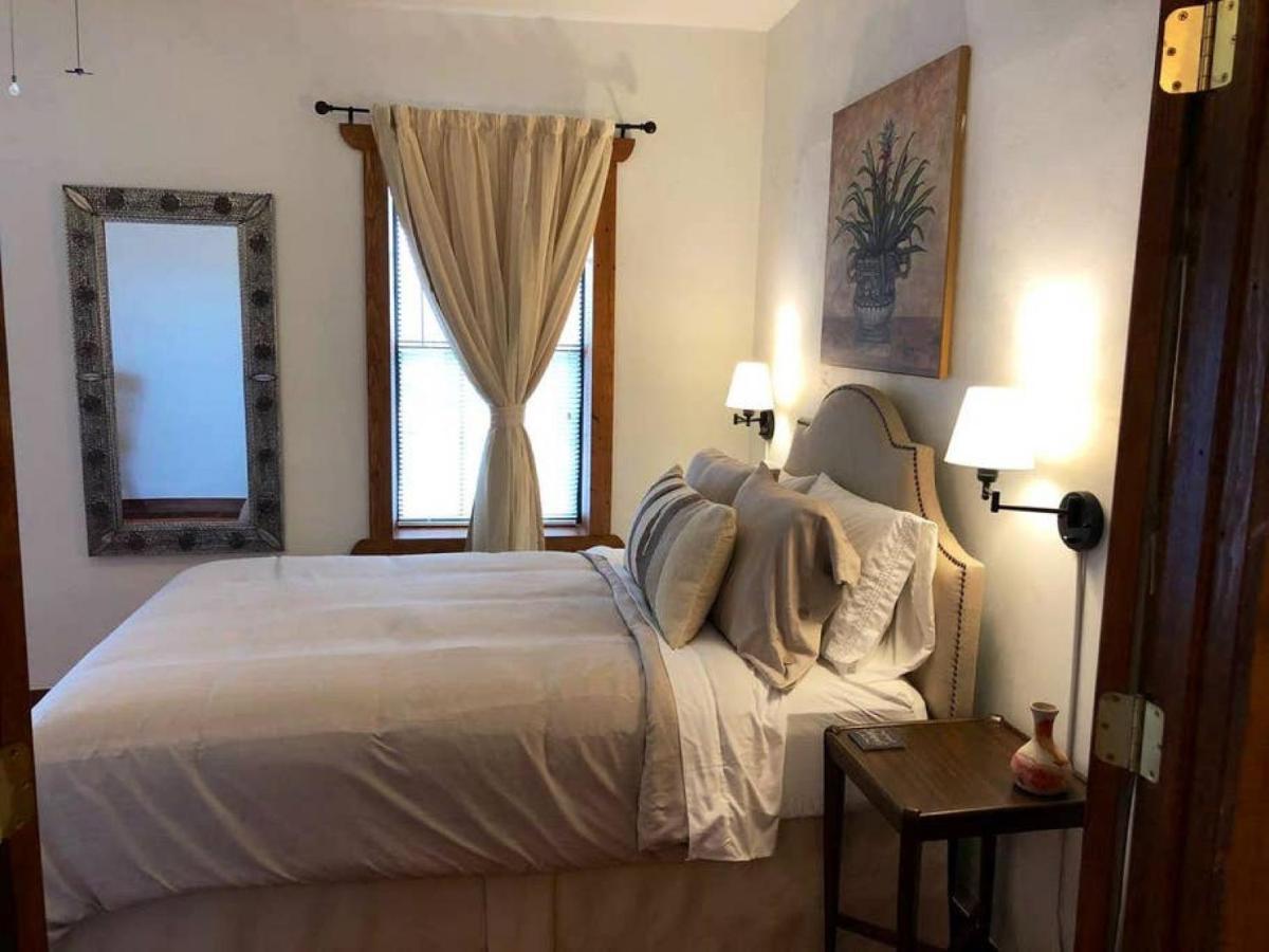 Bed and Breakfast El Viejo Adobe - Across from Sul Ross campus Alpine Exterior foto
