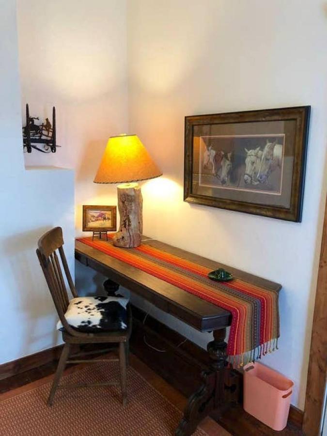Bed and Breakfast El Viejo Adobe - Across from Sul Ross campus Alpine Exterior foto